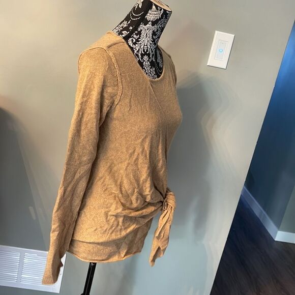 PLY Cashmere Womens Camel Longsleeve Top NEW - Picture 2 of 4